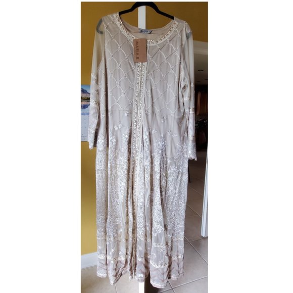 Maria B Off White / Beige Dress with Beautiful Embroidery (3 piece suit) - Picture 7 of 15